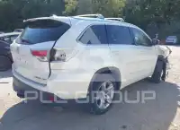 2016 Toyota Highlander photo