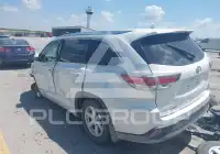2016 Toyota Highlander фото