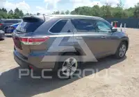 2016 Toyota Highlander фото