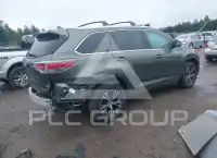2016 Toyota Highlander photo