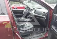 2016 Toyota Highlander photo