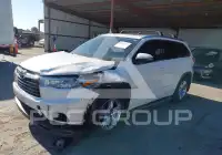 2016 Toyota Highlander photo