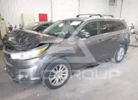 2016 Toyota Highlander photo