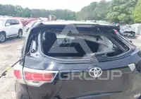 2016 Toyota Highlander photo