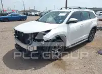 2016 Toyota Highlander photo