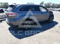 2016 Toyota Highlander photo