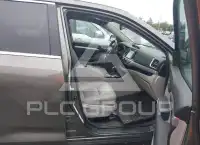 2016 Toyota Highlander photo