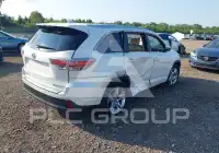 2016 Toyota Highlander photo