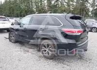 2016 Toyota Highlander photo