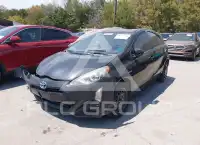 2016 Toyota PRIUS photo
