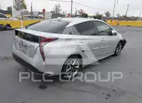 2016 Toyota PRIUS фото