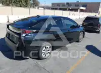 2016 Toyota PRIUS фото