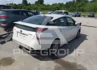 2016 Toyota PRIUS photo
