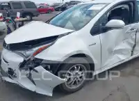 2016 Toyota PRIUS photo