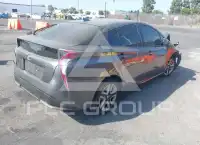 2016 Toyota PRIUS фото