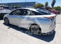 2016 Toyota PRIUS фото