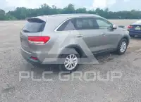 2016 KIA Sorento photo