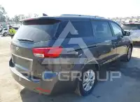 2016 KIA Sedona photo