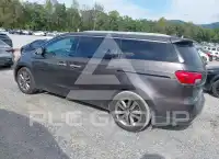 2016 KIA Sedona фото