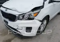 2016 KIA Sedona photo