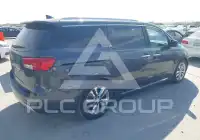 2016 KIA Sedona photo