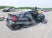 2016 Ford MUSTANG фото