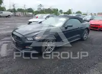 2016 Ford MUSTANG photo