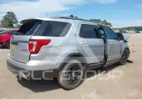 2016 Ford EXPLORER photo