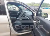 2016 Ford EXPLORER photo