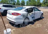 2016 Ford FUSION photo