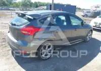 2016 Ford FOCUS фото