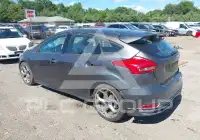 2016 Ford FOCUS фото