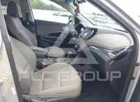 2016 Hyundai Santa Fe photo