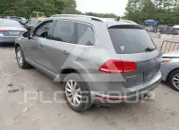 2016 Volkswagen Touareg фото