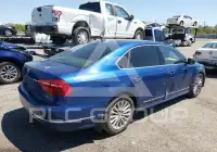 2016 Volkswagen Passat photo