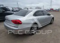2016 Volkswagen Passat photo