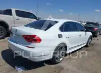 2016 Volkswagen Passat photo