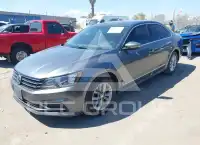 2016 Volkswagen Passat photo