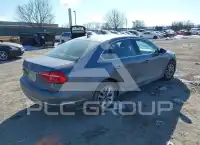 2016 Volkswagen Passat photo