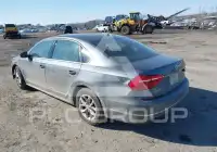 2016 Volkswagen Passat photo