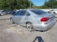 2016 Volkswagen Passat photo