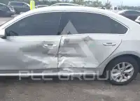 2016 Volkswagen Passat photo