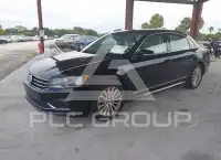 2016 Volkswagen Passat photo
