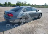 2016 Volkswagen Passat фото