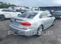 2016 Volkswagen Passat photo