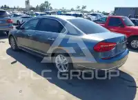 2016 Volkswagen Passat photo