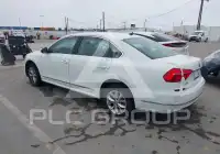 2016 Volkswagen Passat photo
