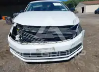 2016 Volkswagen Jetta photo