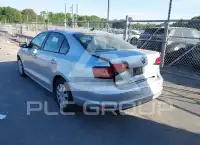 2016 Volkswagen Jetta фото