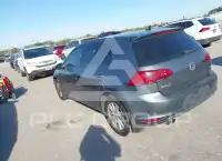 2016 Volkswagen GOLF photo